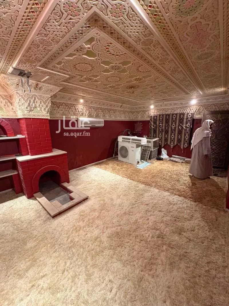 8 bedroom villa in Al Rawdah 4