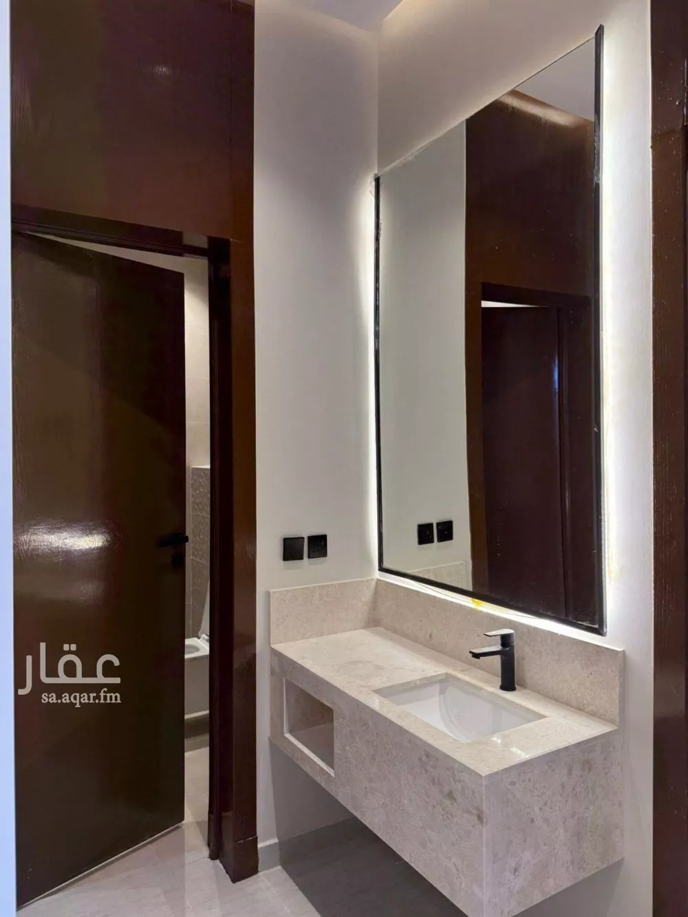 فيلا 6 غرف في الشرق 5