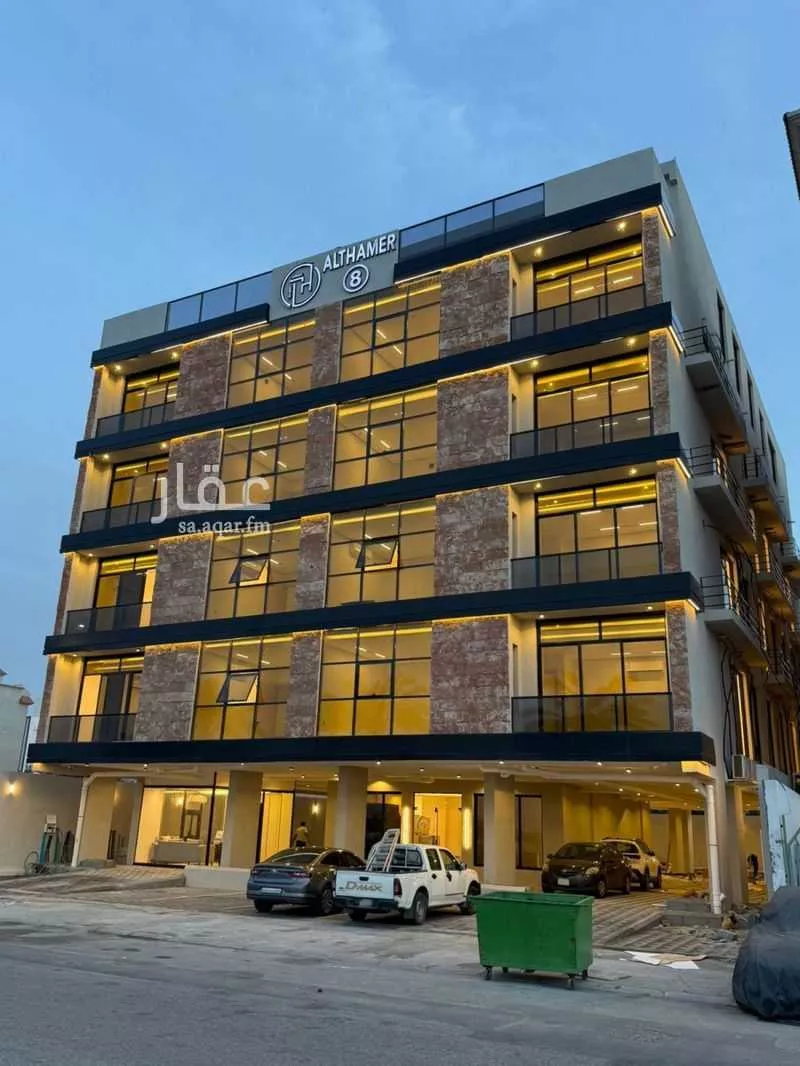 شقة 5 غرف في الحمرا 1