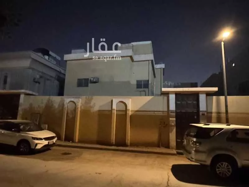 فيلا 9 غرف في الملك فهد 2