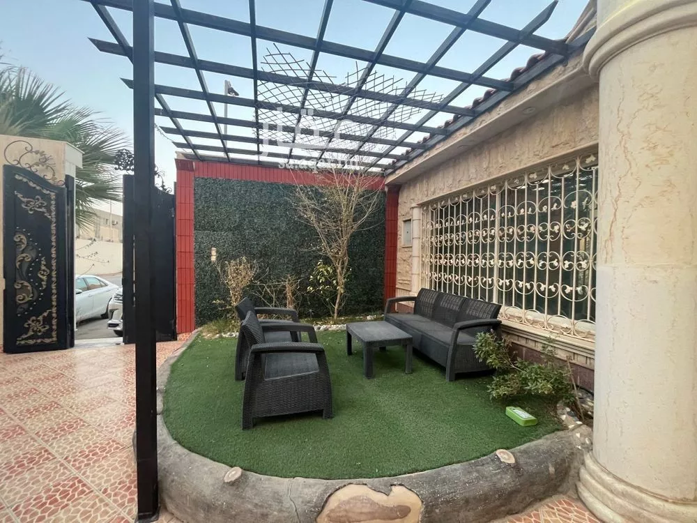 فيلا 6 غرف في الرمال 2