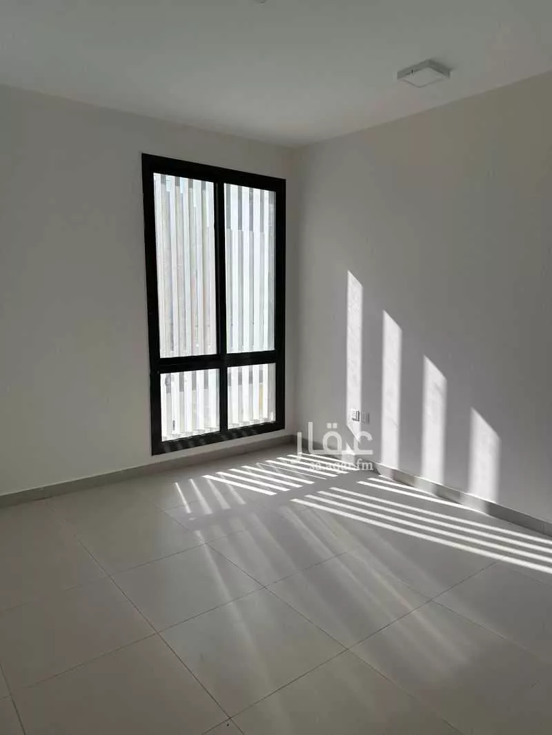 فيلا 5 غرف في الامواج 3