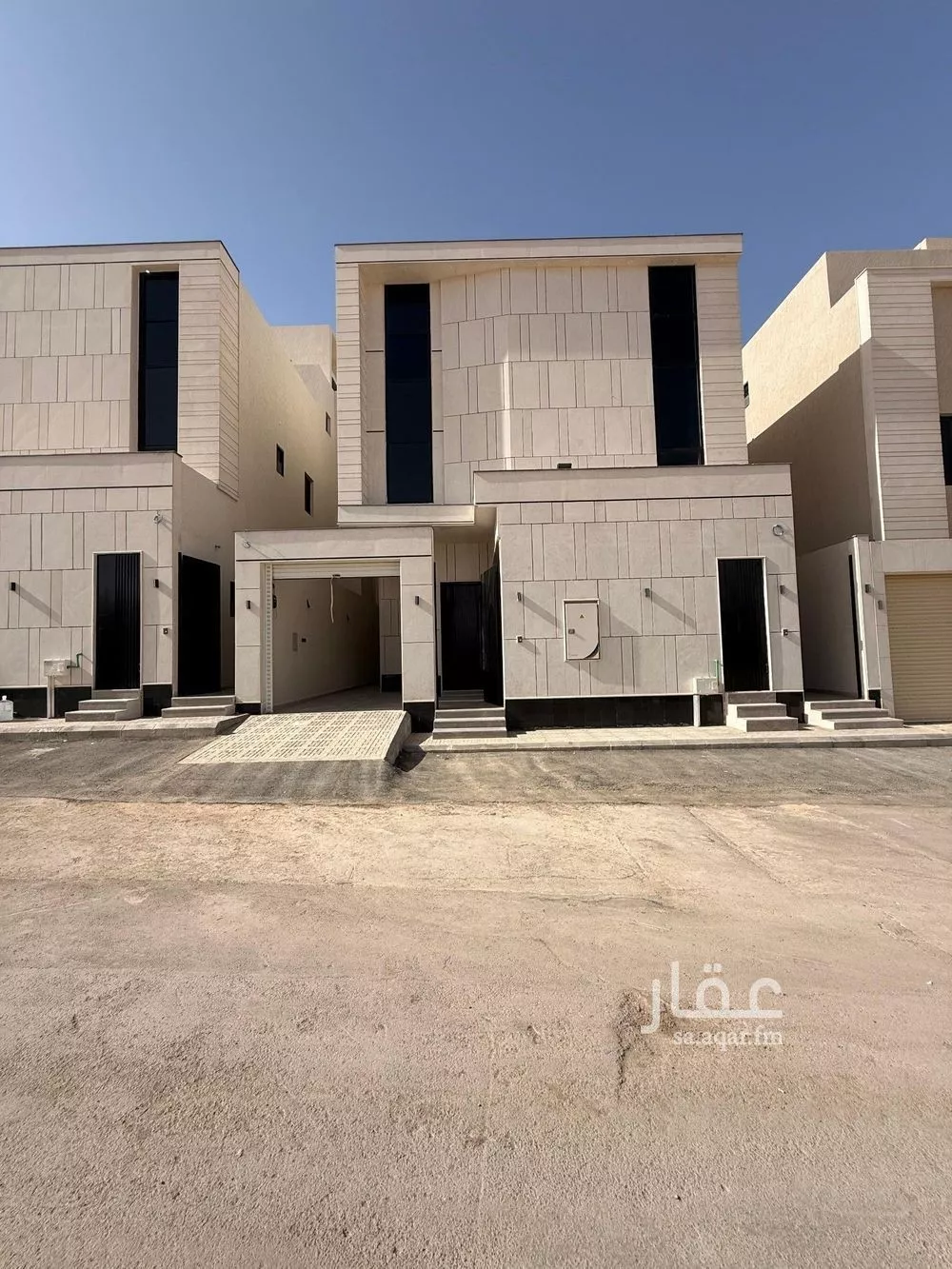 6 bedroom villa in Al Rimal 1