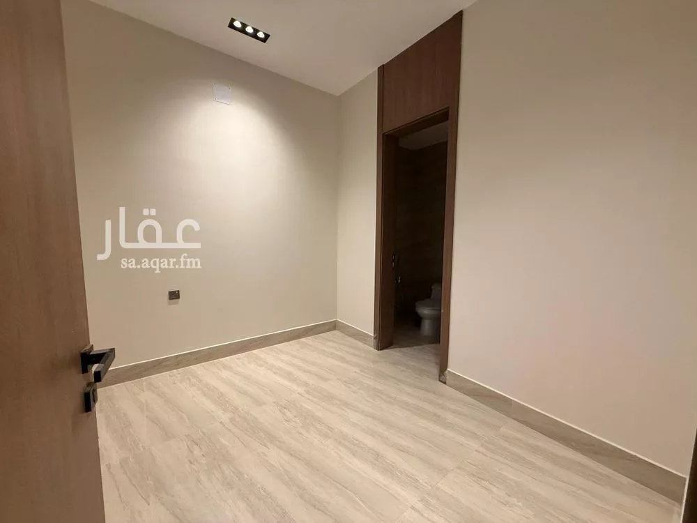 5 bedroom villa in Al Rimal 4