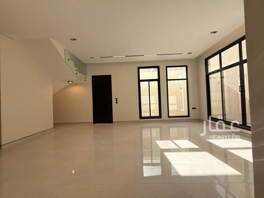 فيلا 6 غرف في الرمال 2