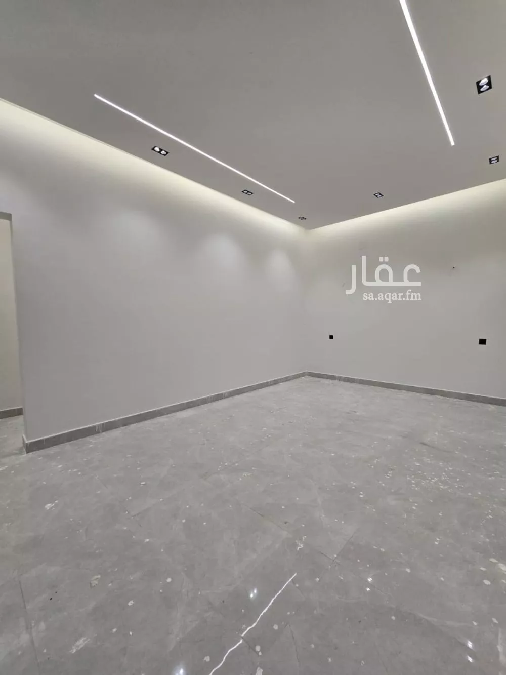 فيلا 5 غرف في القادسية 4