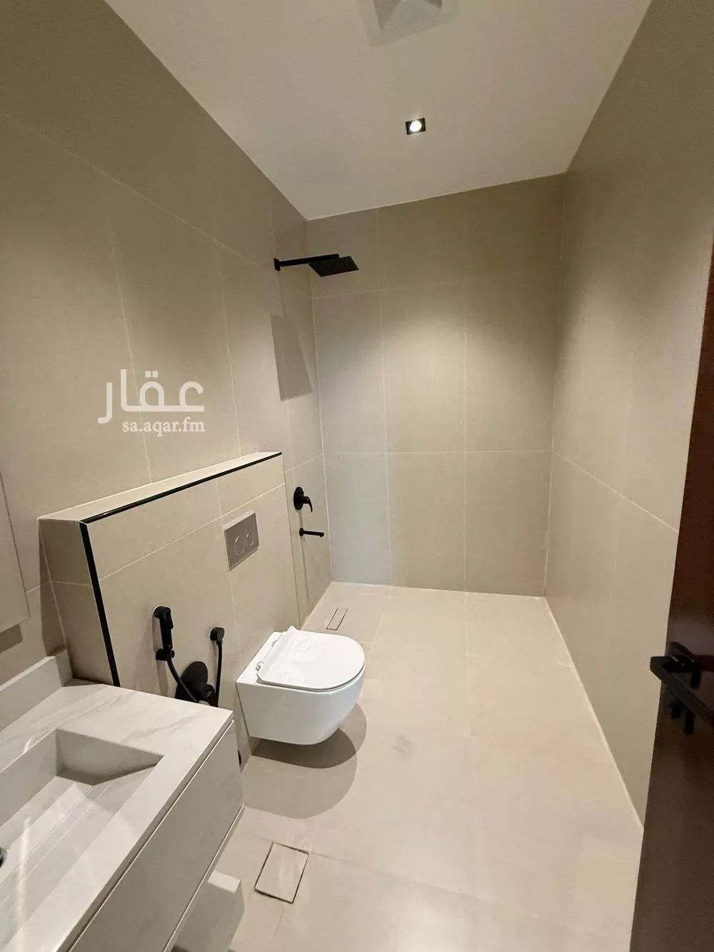 7 bedroom villa in Al Rimal 3