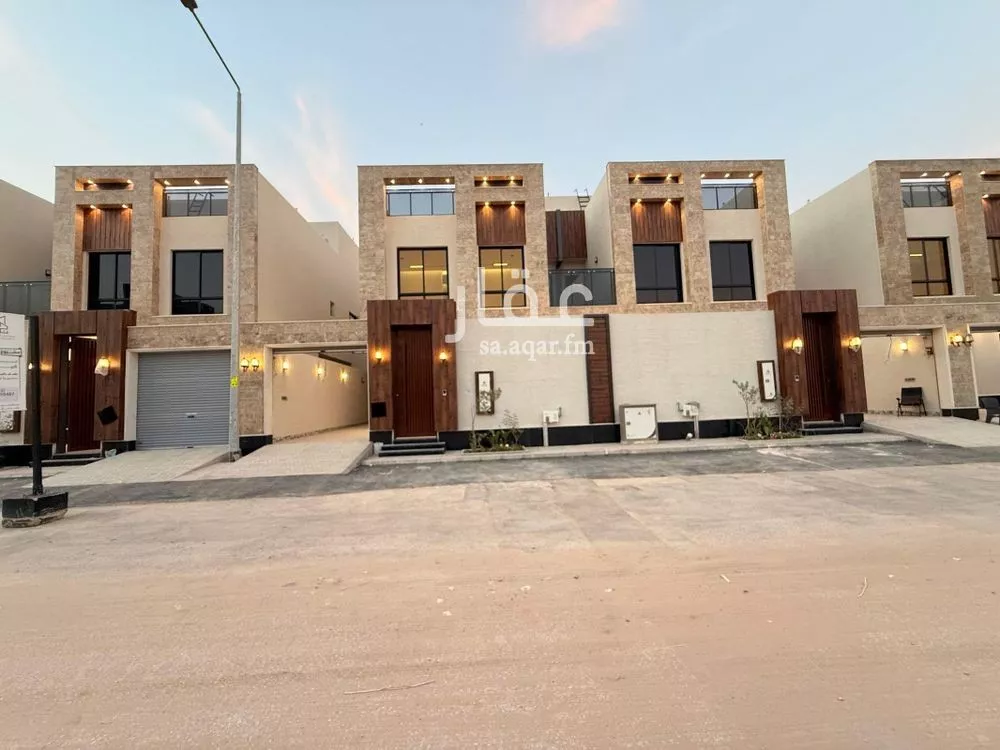 5 bedroom villa in Al Rimal 1