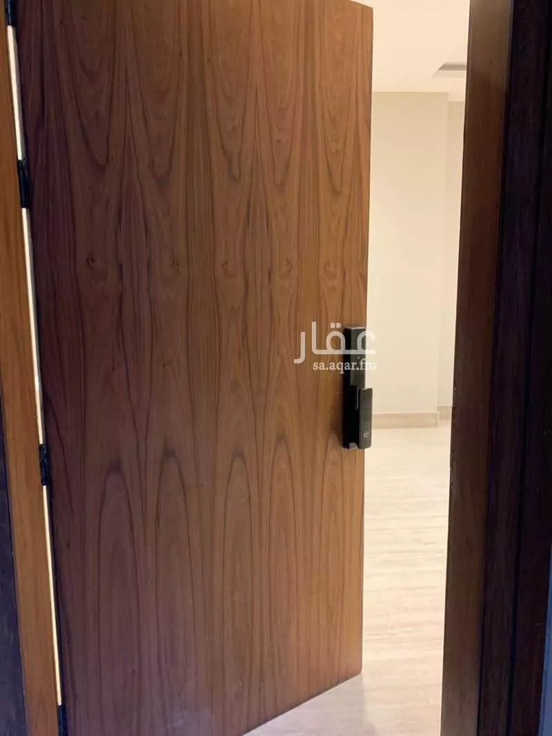 شقة 3 غرف في الحمرا 4