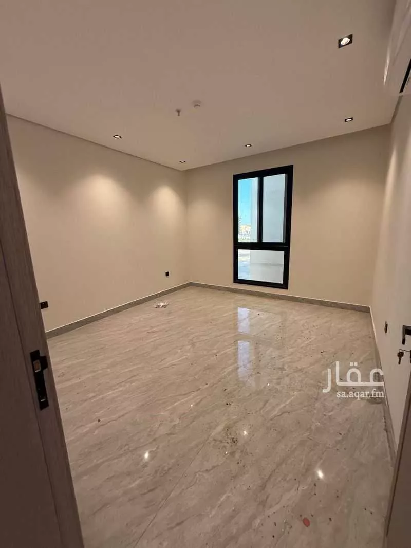 شقة 3 غرف في الحمرا 4