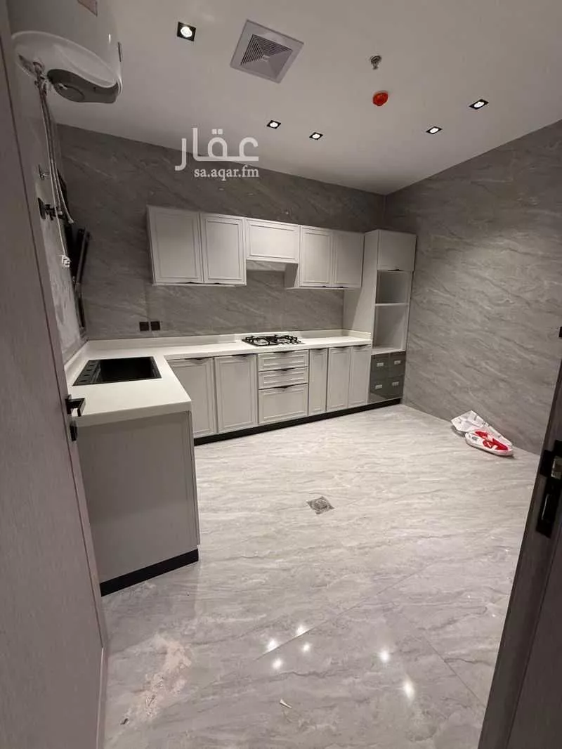 شقة 3 غرف في الحمرا 1