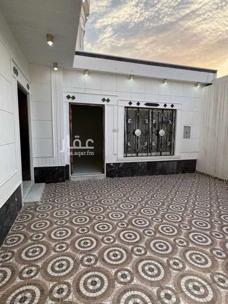 فيلا 11 غرف في الرمال 2