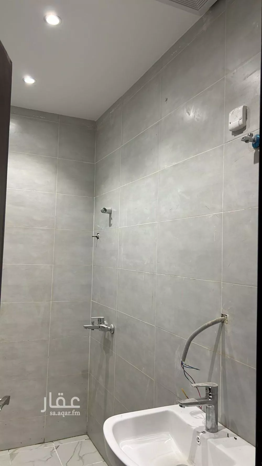 شقة 5 غرف في الواحة 4