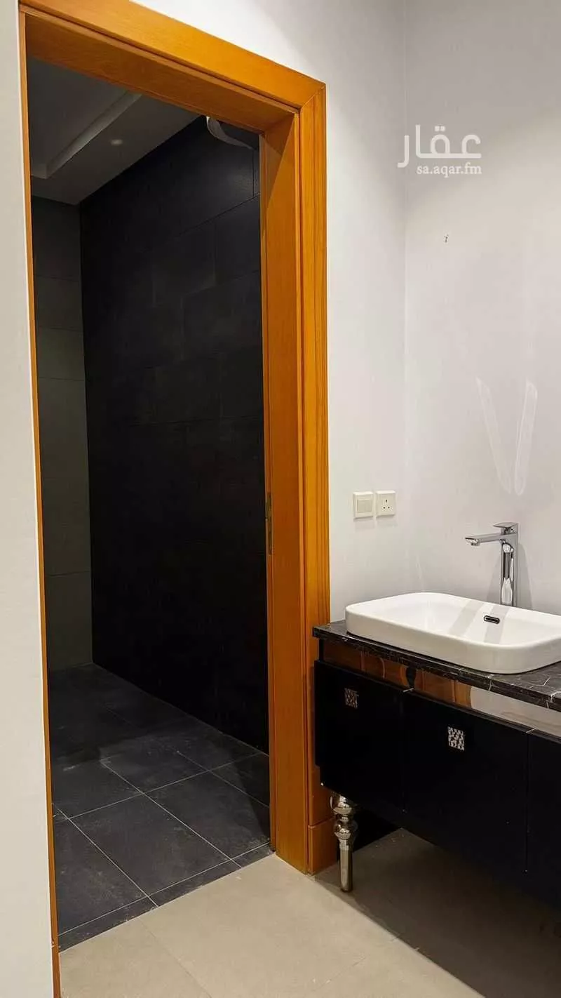 5 bedroom floor in Al Aridh 3