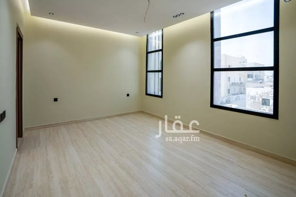 شقة 4 غرف في الروضة 4