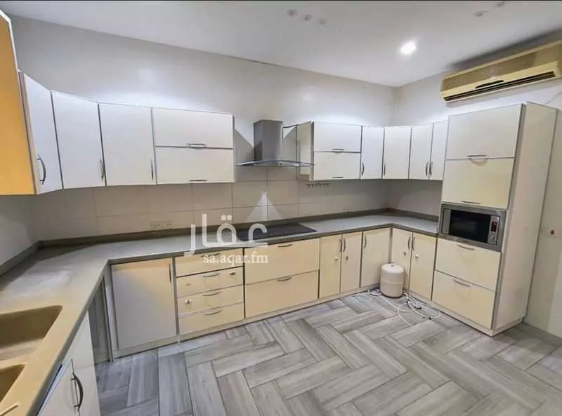 6 bedroom apartment in Al Fardus 1