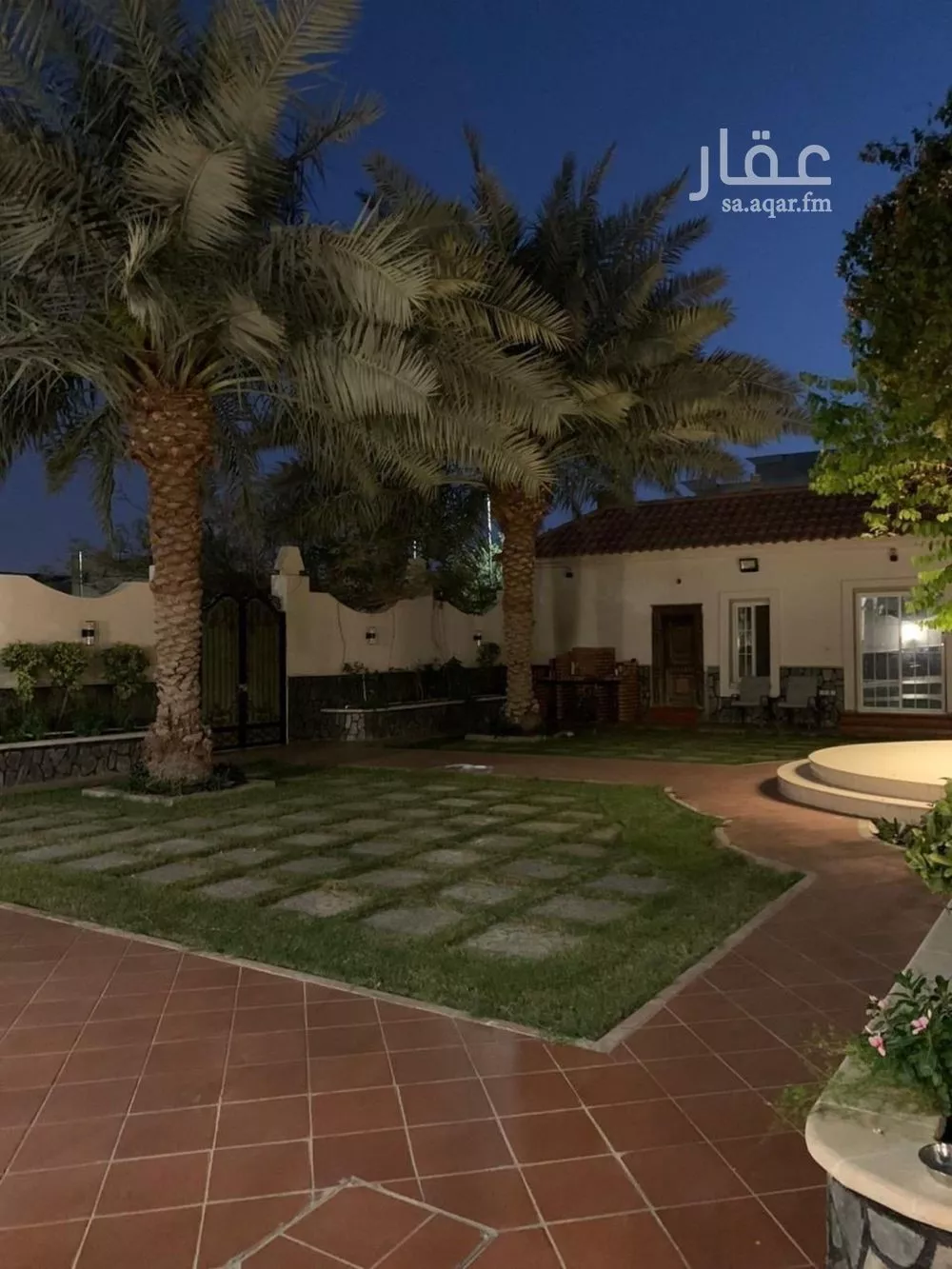 فيلا 9 غرف في طيبة 2