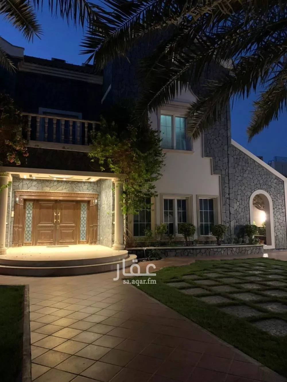 فيلا 9 غرف في طيبة 3