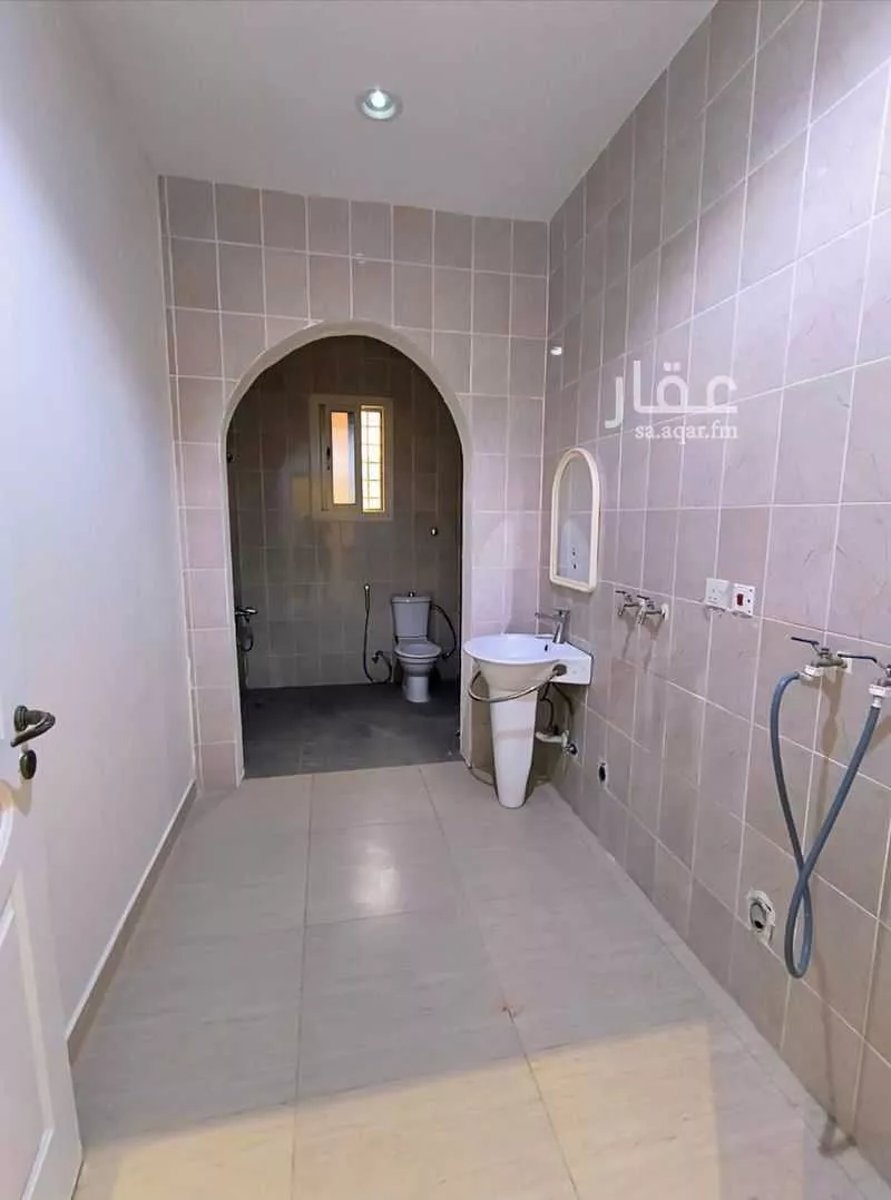 6 bedroom apartment in Al Fardus 4