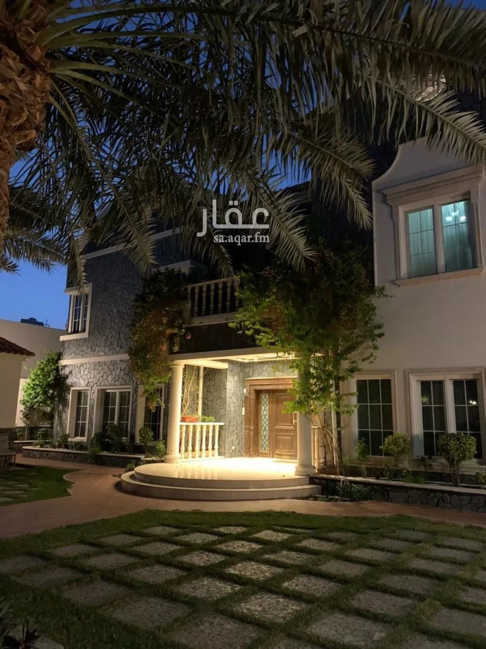 فيلا 9 غرف في طيبة 5