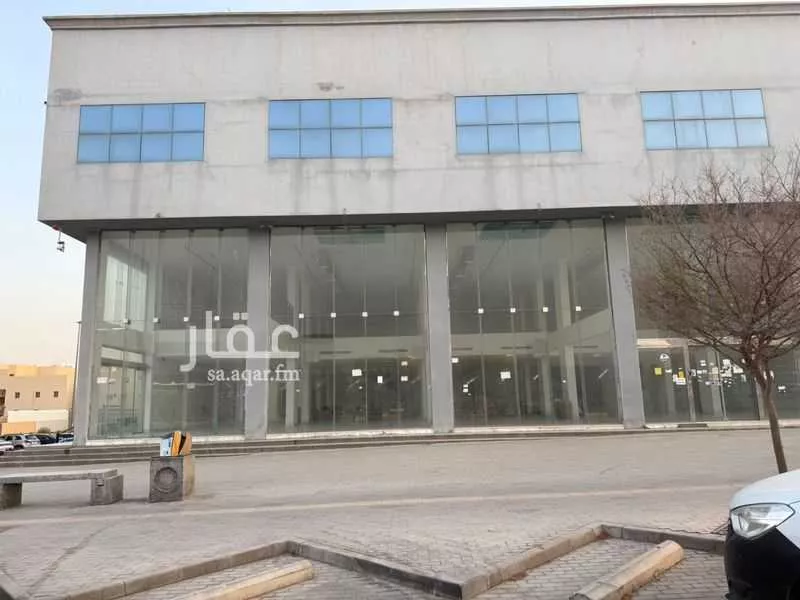 محل 1050 م² في ظهرة لبن 2