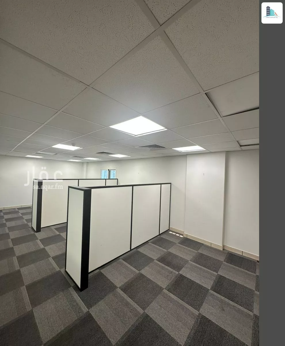 مكتب 2160 م² في العليا 4