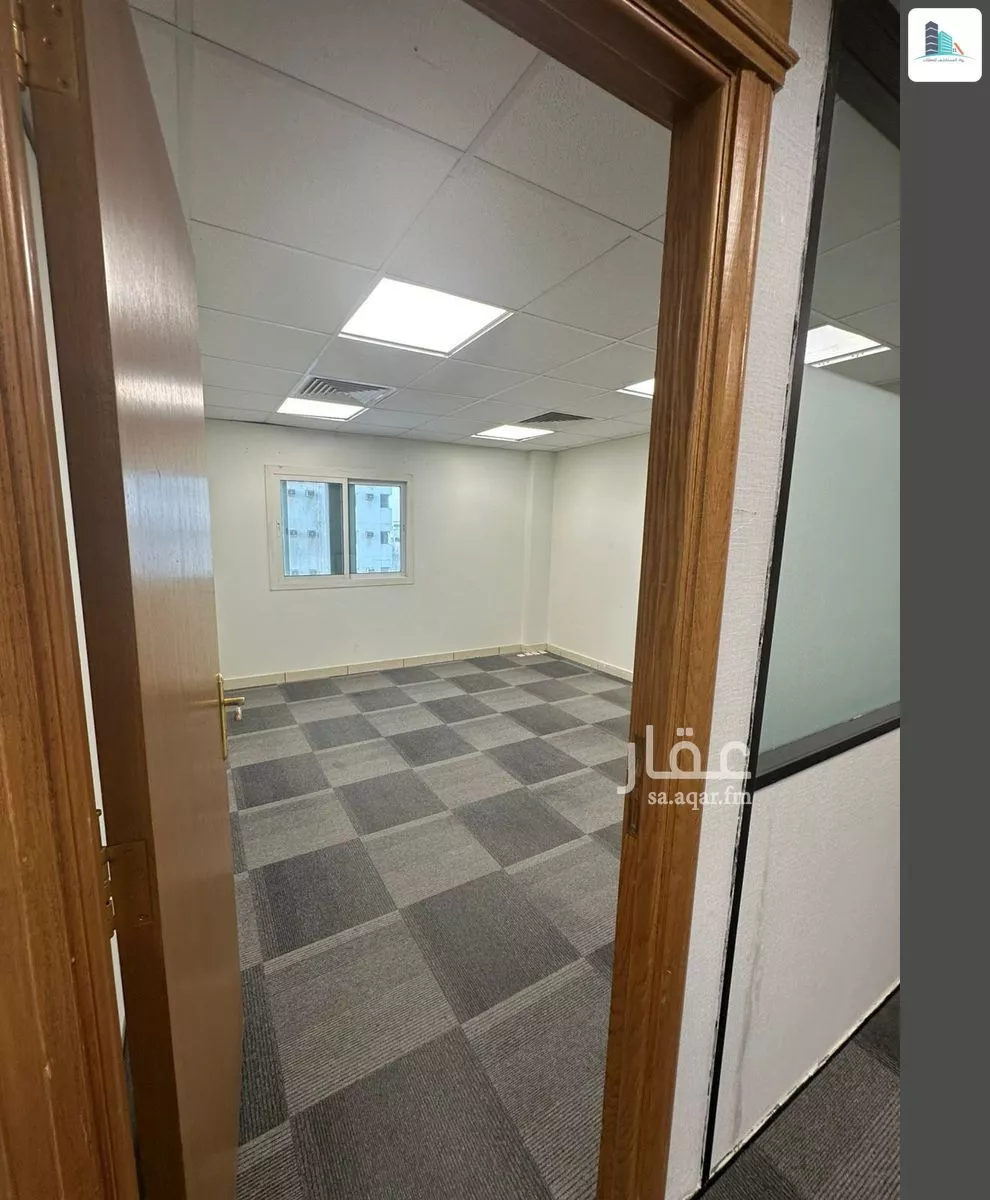 مكتب 2160 م² في العليا 5