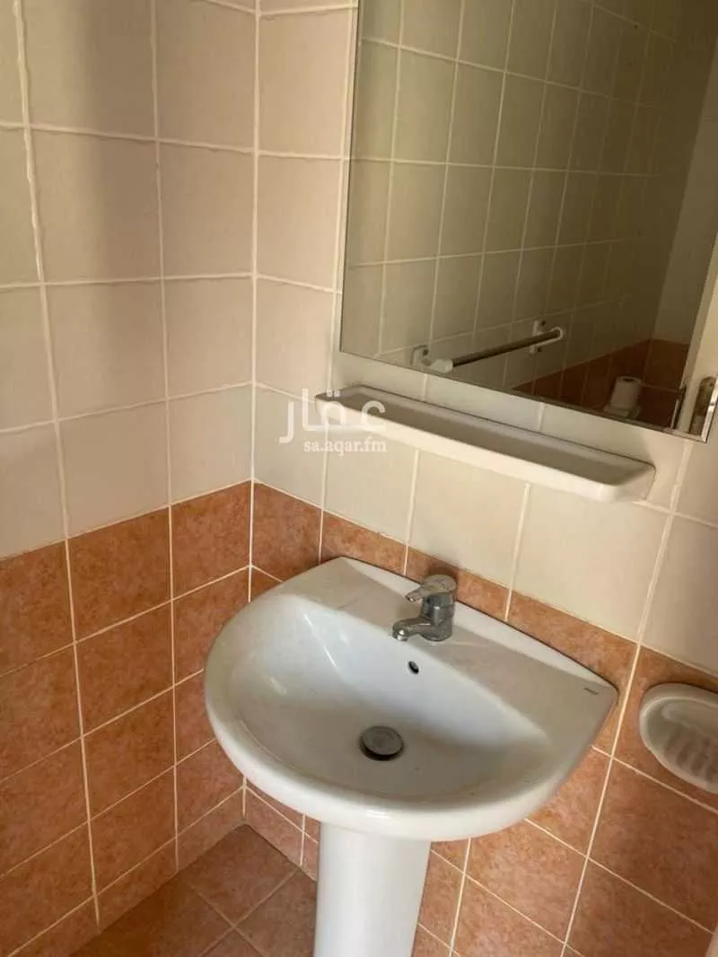 عمارة 2610 م² في الرويس 4