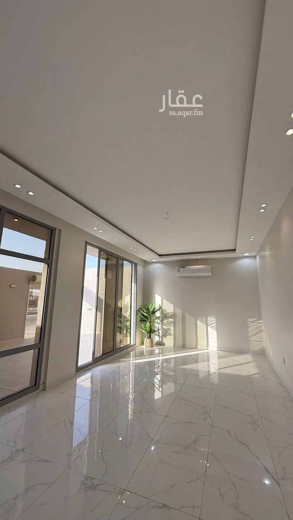 فيلا 6 غرف في العقيق 4