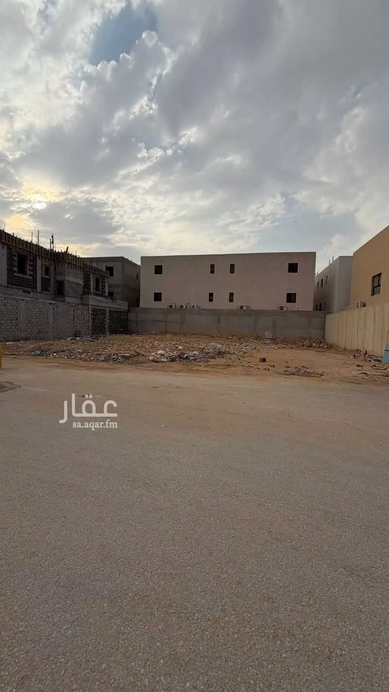 أرض 624 م² في عكاظ 3