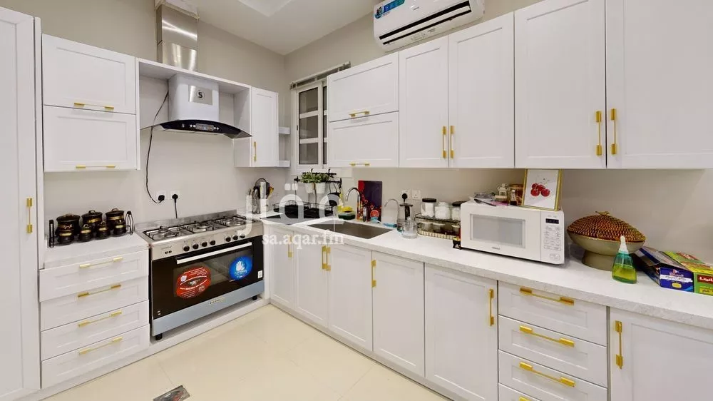 شقة 3 غرف في الملقا 4