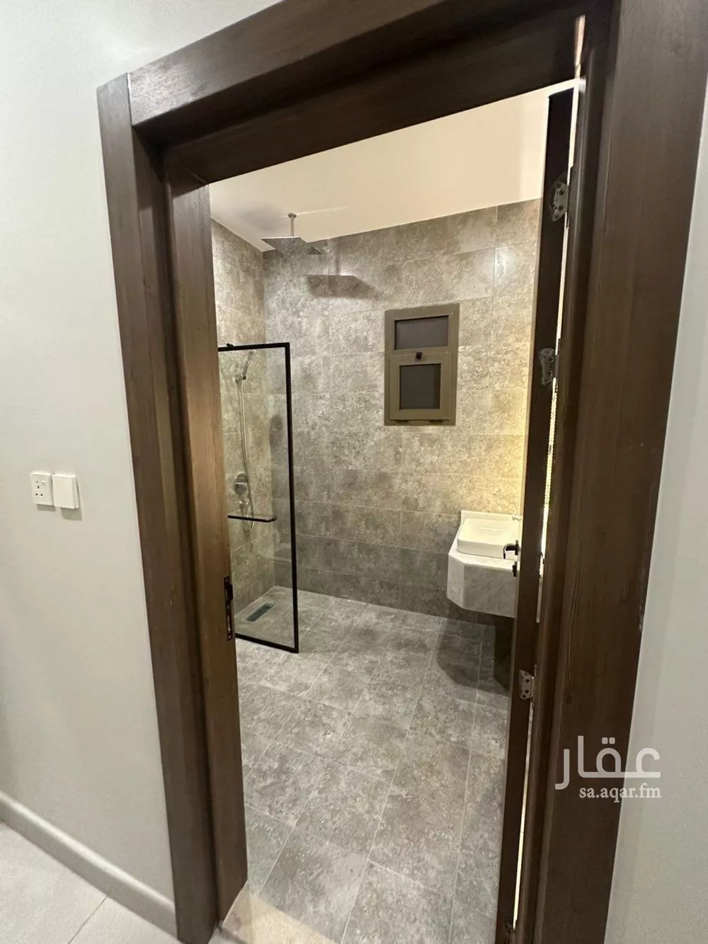 شقة 5 غرف في طيبة 5