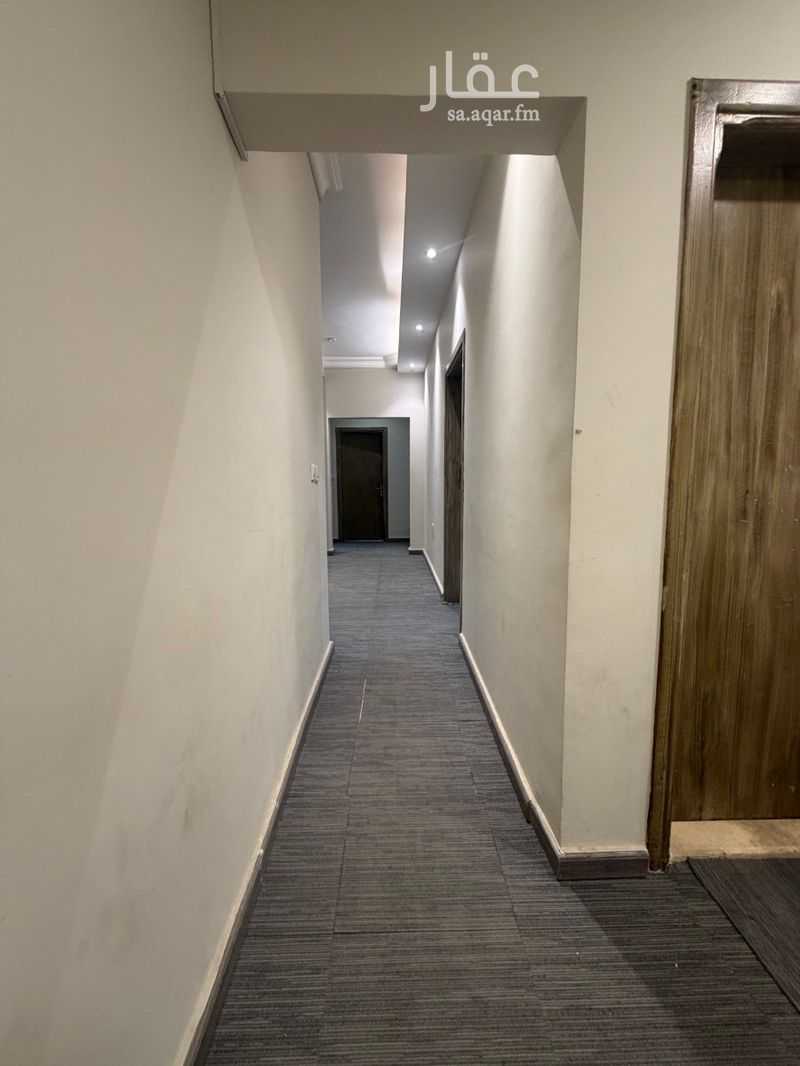 4 bedroom office in Al Sahafah, Riyadh 6