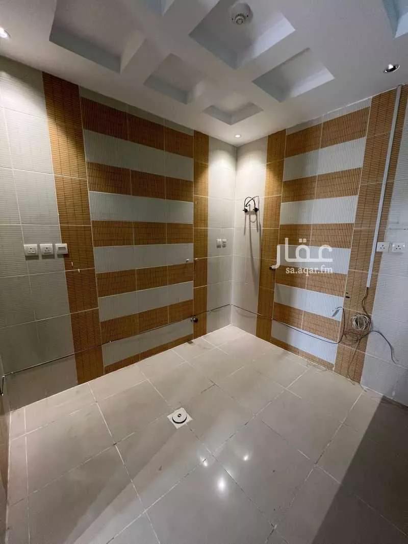 870 sqm office in Mishrifah 4