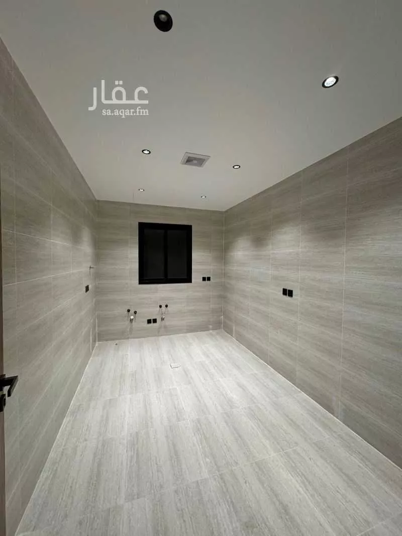 5 bedroom floor in Al Maizilah 4