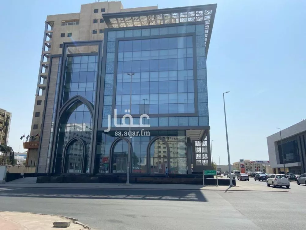 محل 860 م² في الشرفية 4