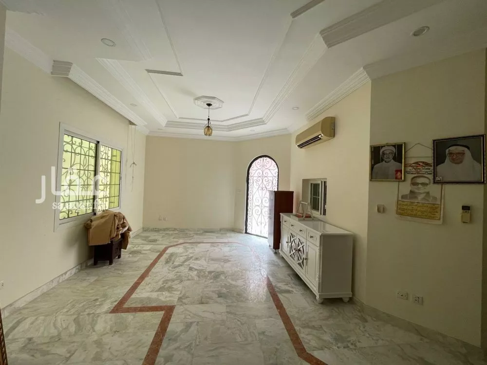 4 bedroom villa in Al Shati, Jeddah 13