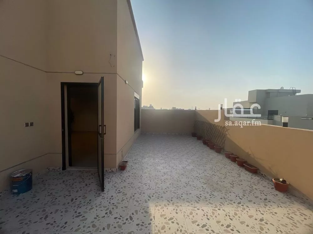 شقة 3 غرف في الروضة 3