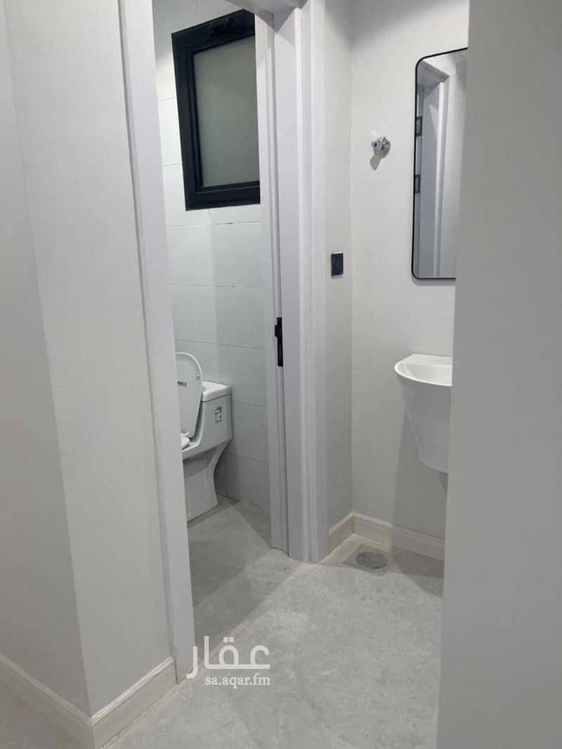 5 bedroom apartment in Khuzam, Riyadh 3