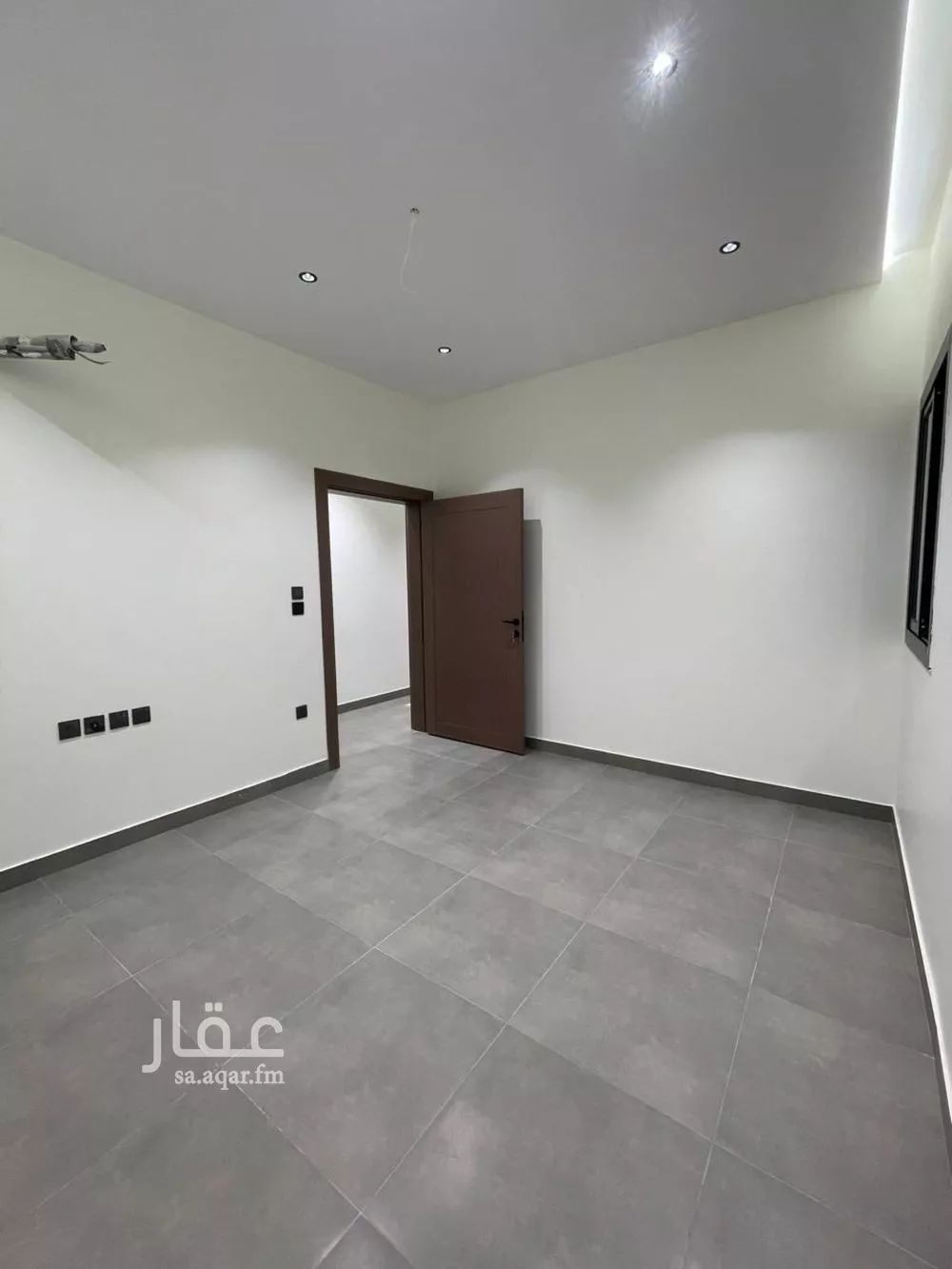 شقة 4 غرف في الروضة 2