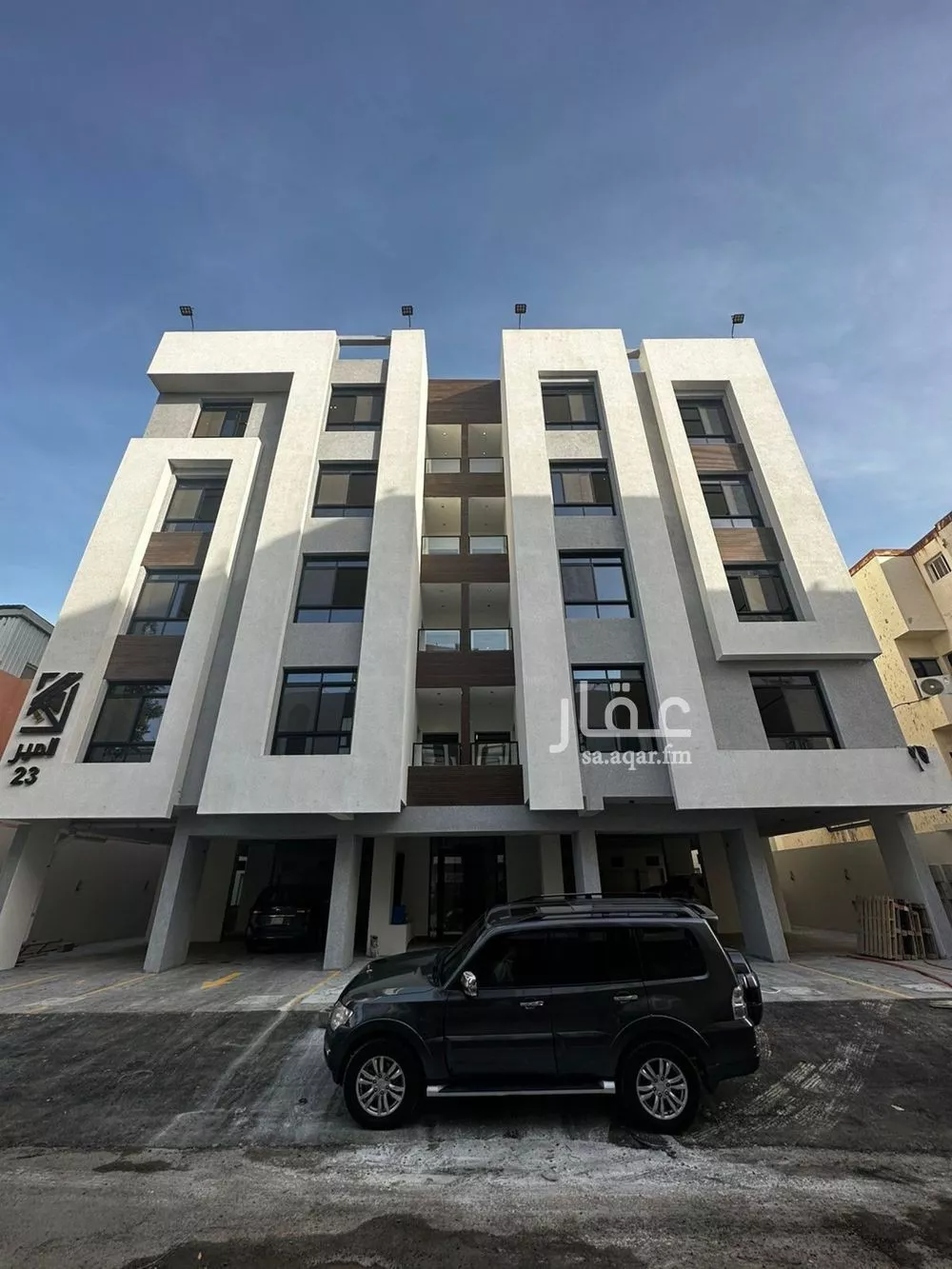 شقة 5 غرف في الروضة 2