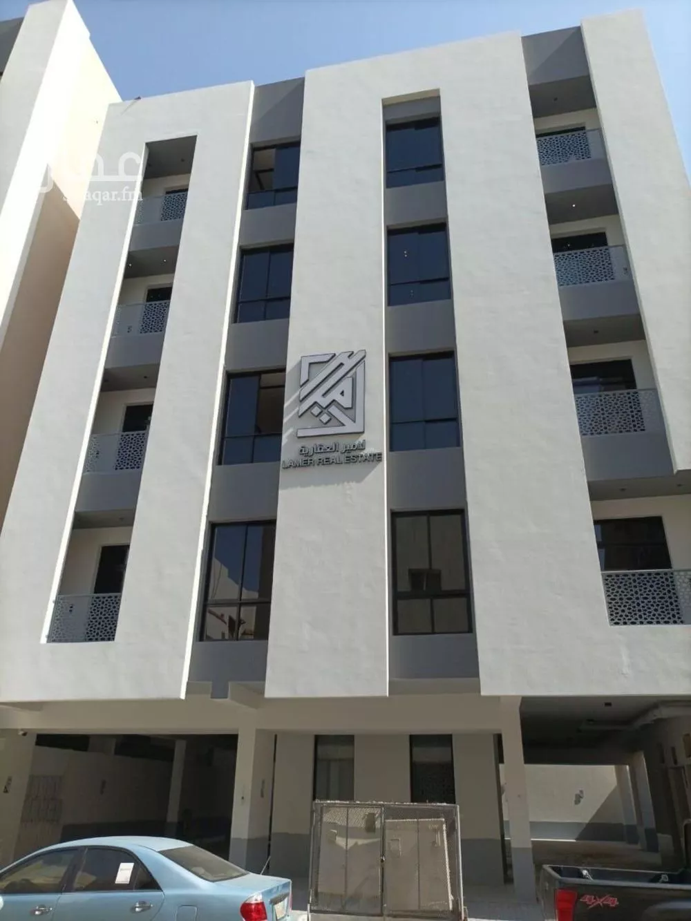 شقة 4 غرف في الروضة 3