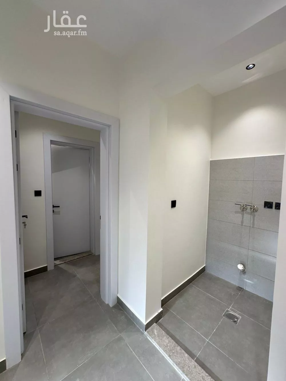 شقة 5 غرف في الروضة 4