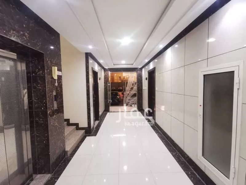 637 sqm building in Al Aqiq 5