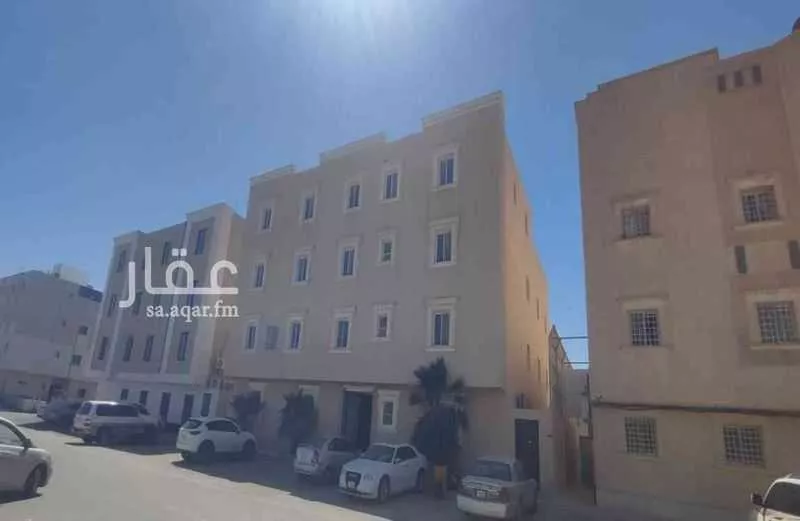 637 sqm building in Al Aqiq 2