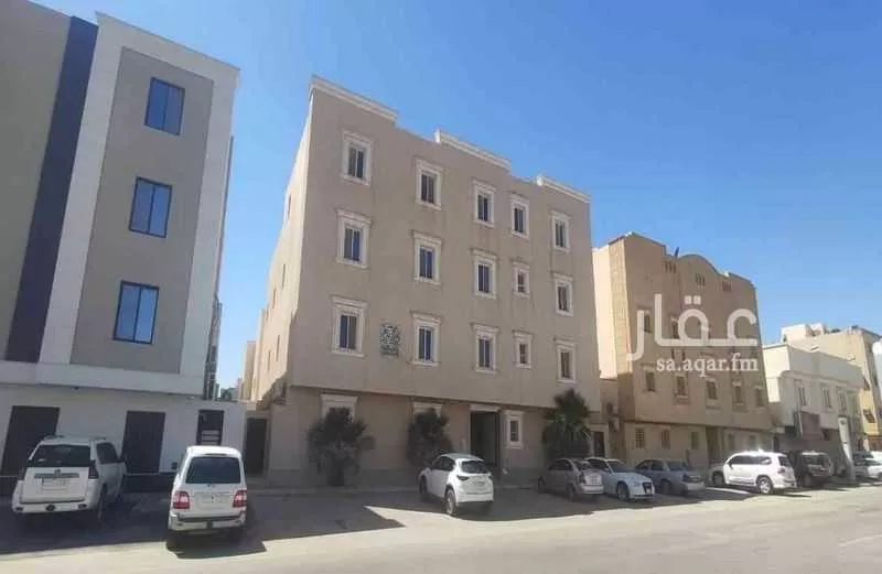 637 sqm building in Al Aqiq 1