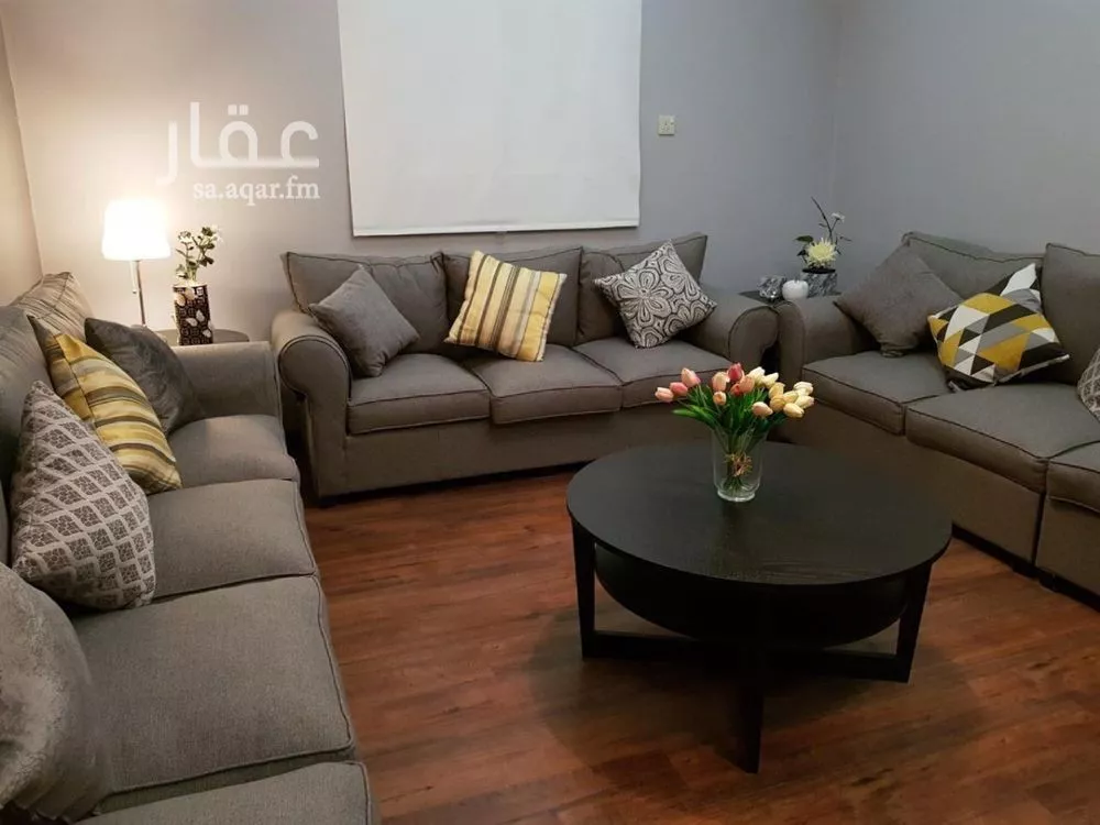 فيلا 8 غرف في الزهرة 3