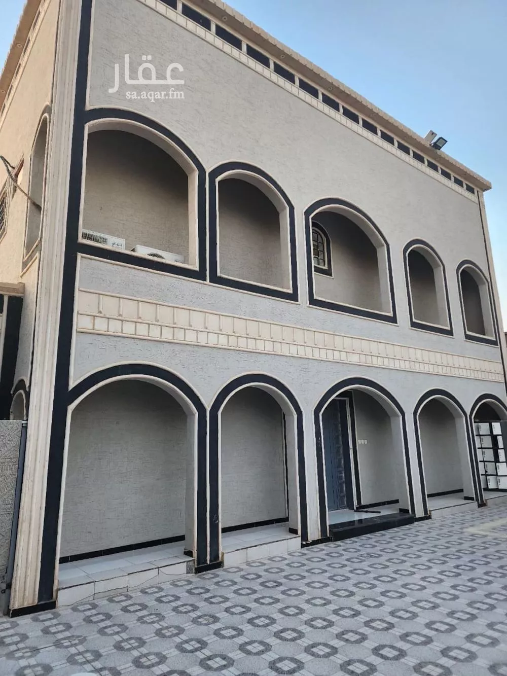 فيلا 9 غرف في النظيم 3