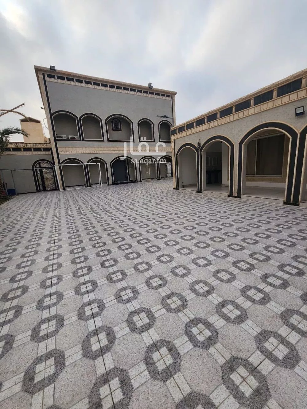 فيلا 9 غرف في النظيم 4