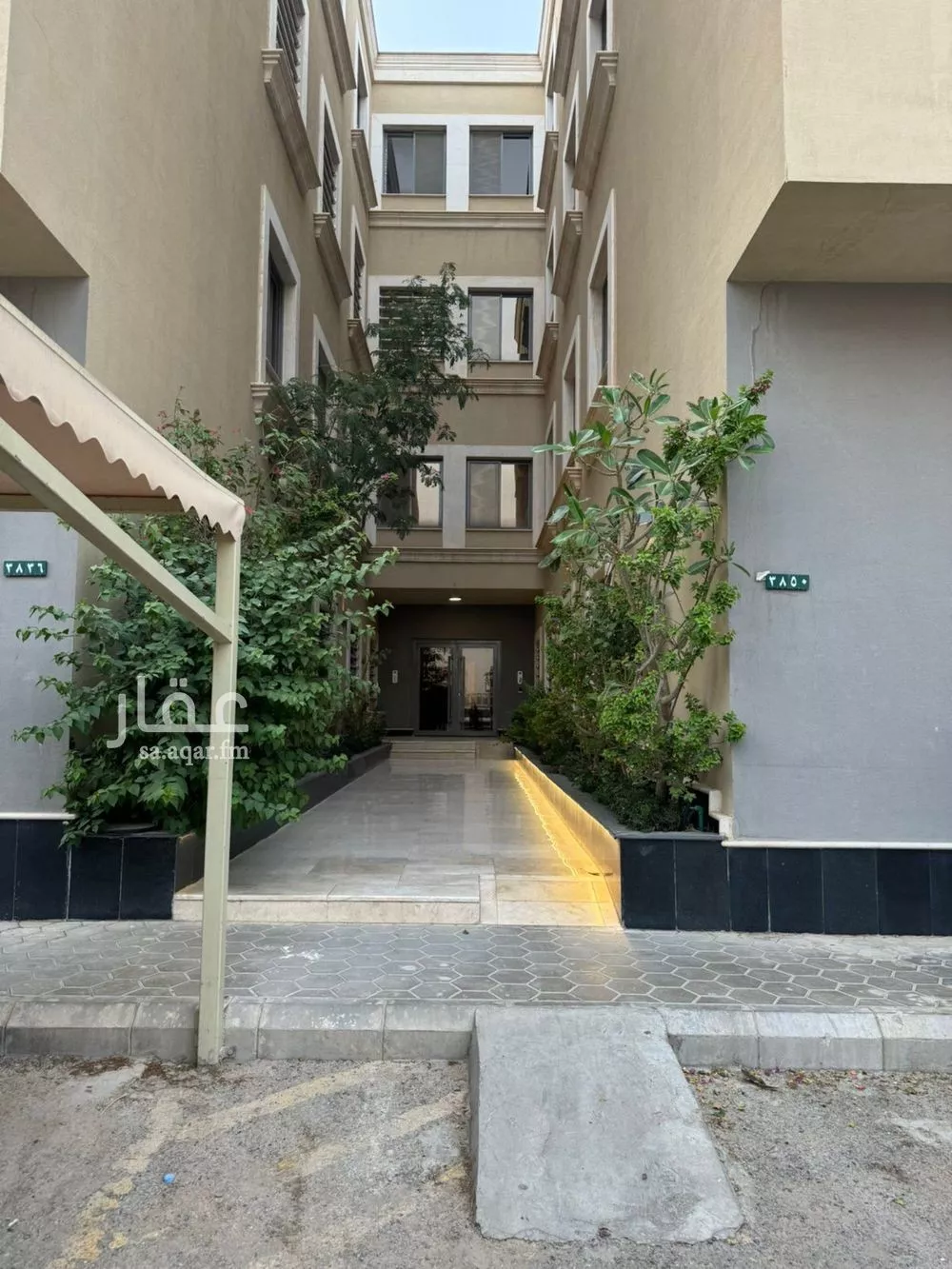 5 bedroom apartment in Al Yasmin 4